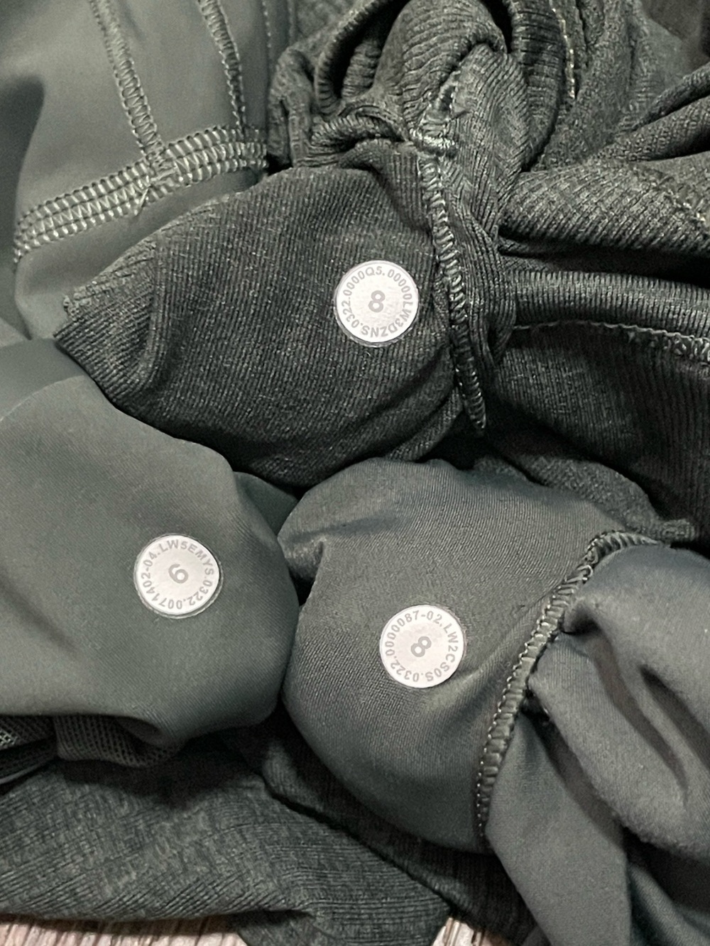 EUC Lululemon Matching Smoked Spruce 3-Piece Set. Size Tops 8/Bottom 6 - Picture 2 of 12